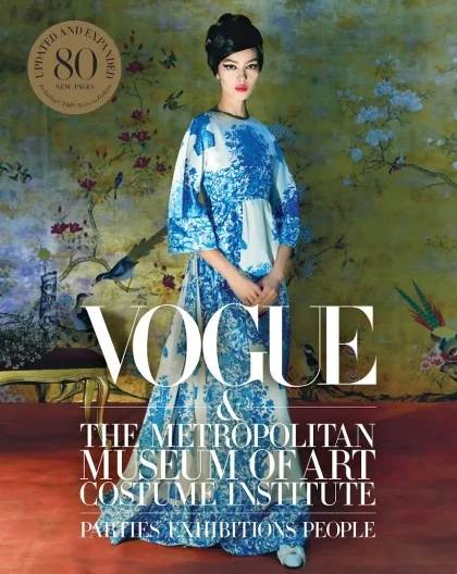 AB1074  VOGUE - Metropolitan Museum of Art PAPIER